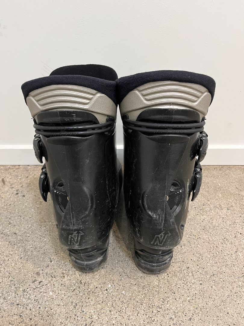 Black Nordica Ski Boots, 28.5 mondo (est)