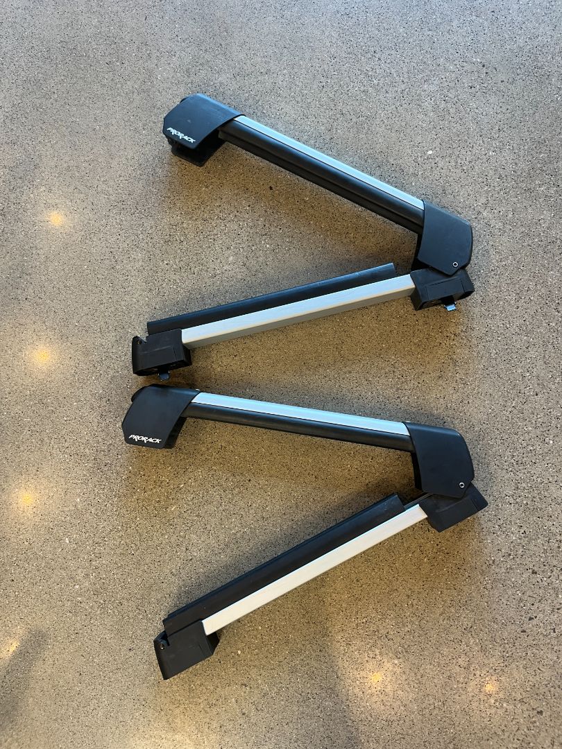 Black/Silver Prorack Ski racks, Pair