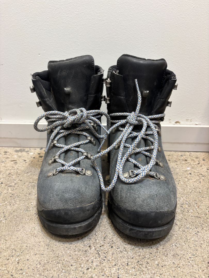 Grey/Black Scarpa Manta Mountaineering Boots, EU 39