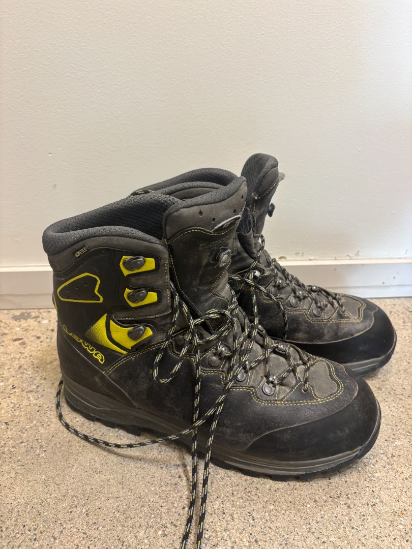 Black/Yellow Lowa Lowa Ticam GTX 8 WXL Hiking Boots, EU 47