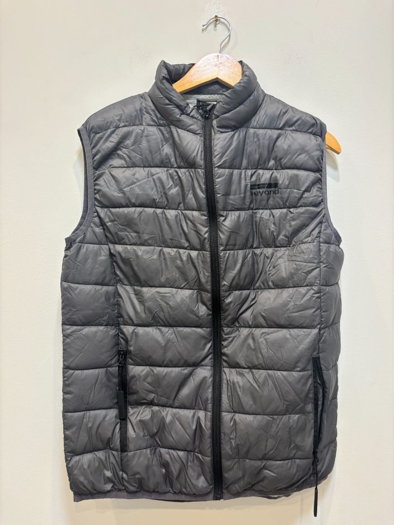 Charcoal grey Beyond Puffer vest, Men’s Medium