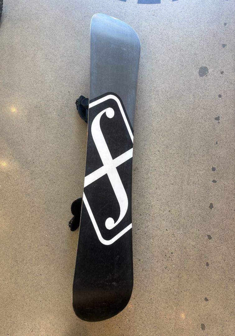 Black Forum Bully 158W, 158W