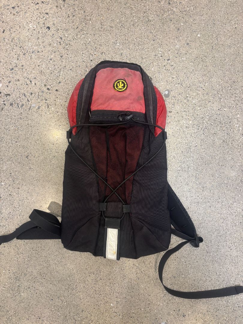 Red/Black Unknown Red and Black Daypack, Medium