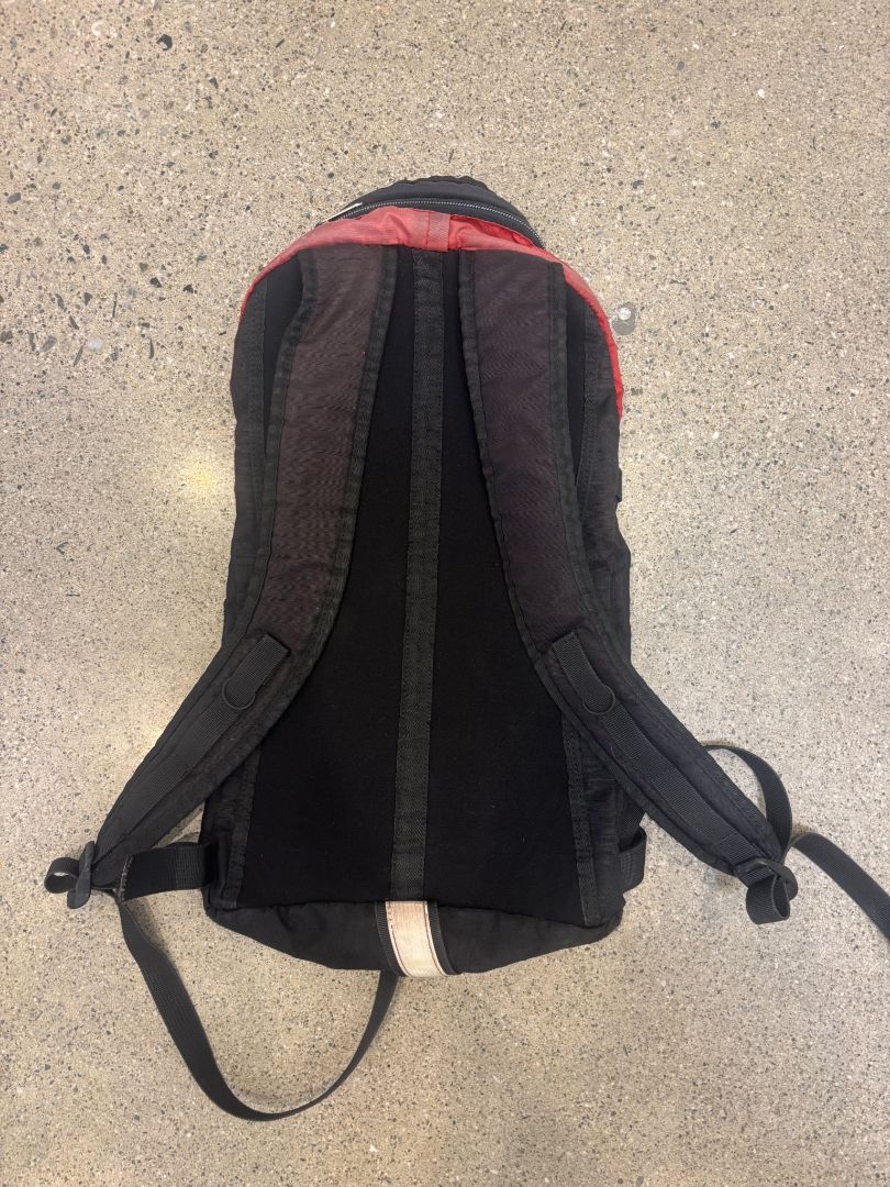 Red/Black Unknown Red and Black Daypack, Medium