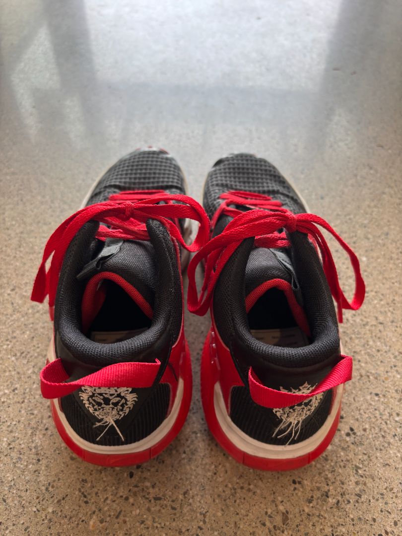 Black/Red Nike Nike Air Zoom Jump G.T., US 7Y / EU 40