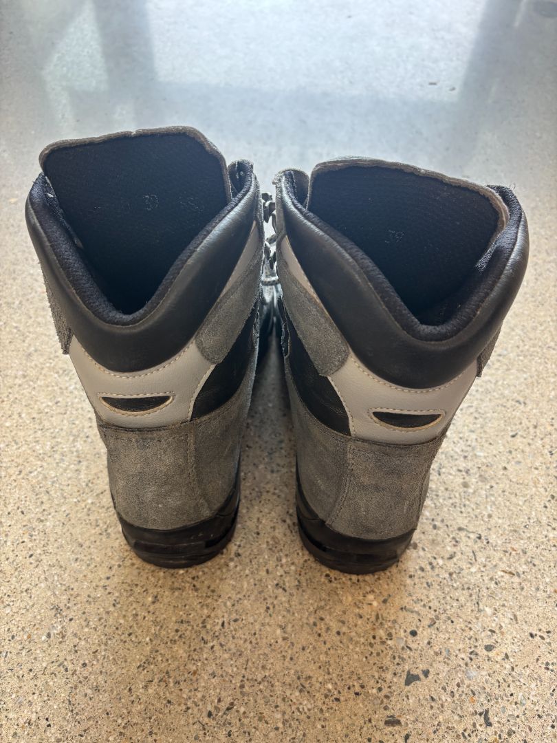 Grey/Black Scarpa Manta Mountaineering Boots, EU 39