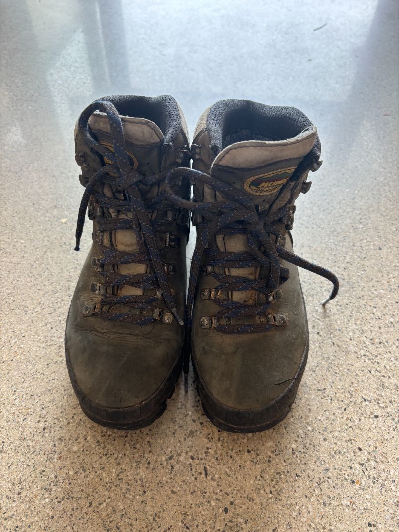 Brown/Charcoal Meindl Pro Active Leather Hiking Boots, EU 41 (approx Women's 10 / Men's 8.5)