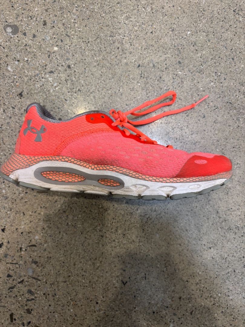 Coral/Grey Under Armour HOVR Infinite 3 Women’s Running Shoes, US 9 / UK 6.5 / EU 40