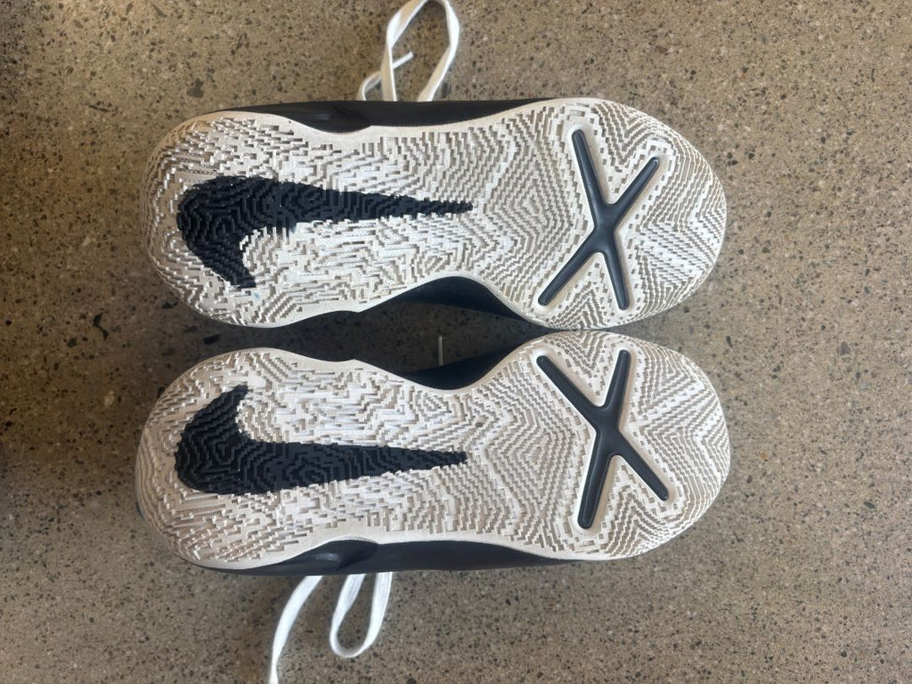 Black/White Nike Basketball Shoes, US 7.5 / EU 40.5
