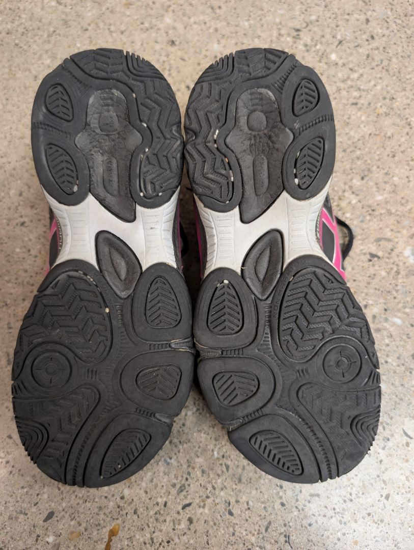 Black/Pink Asics Netball Shoes, EU 36