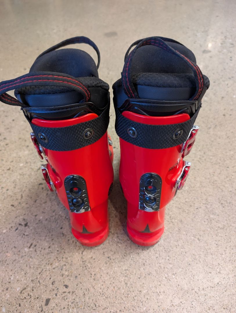 Red/Black Atomic Redster STI 90 LC, 25.5