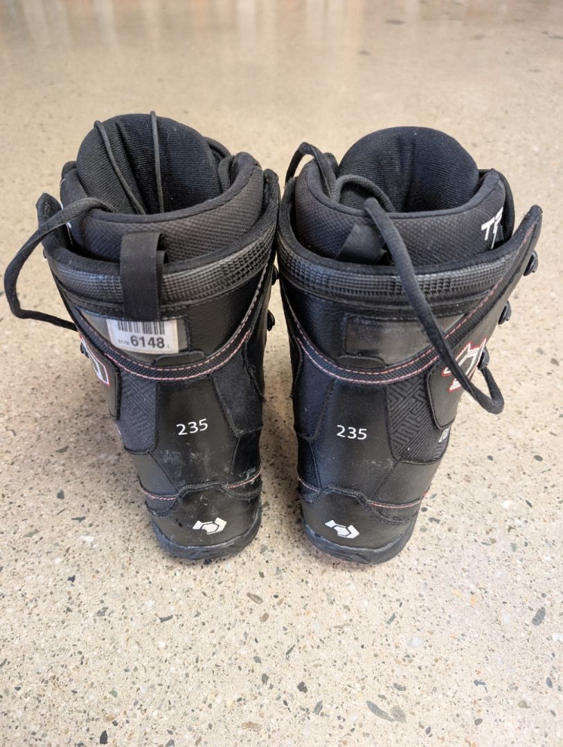 Black Northwave Snowboard boots, 23.5