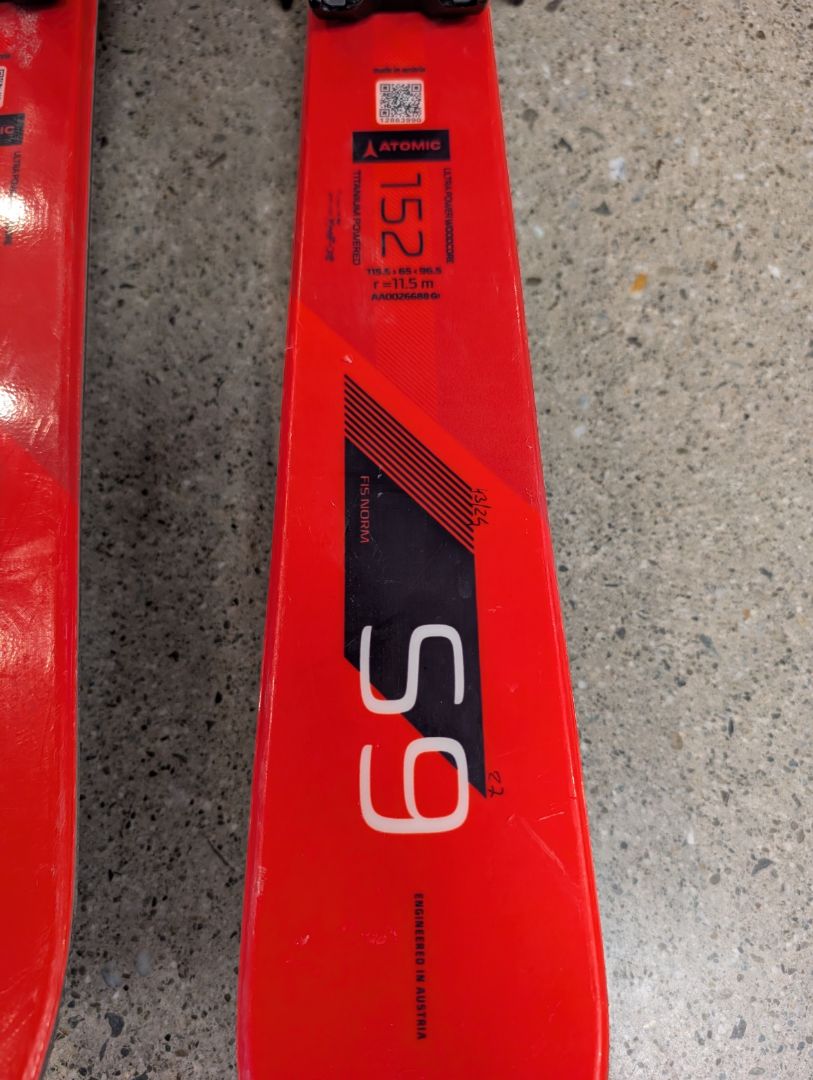 Red Atomic Redster S9, 152cm