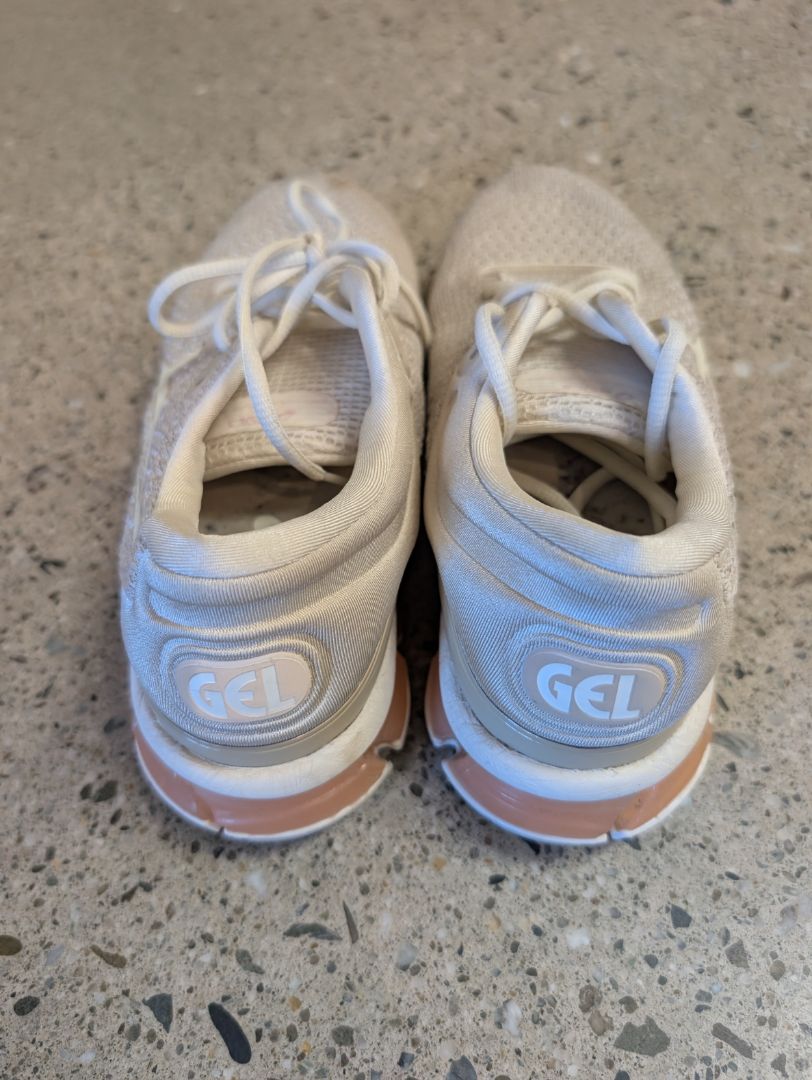 Beige Asics Gel-Quantum 180 Knit, EU 37