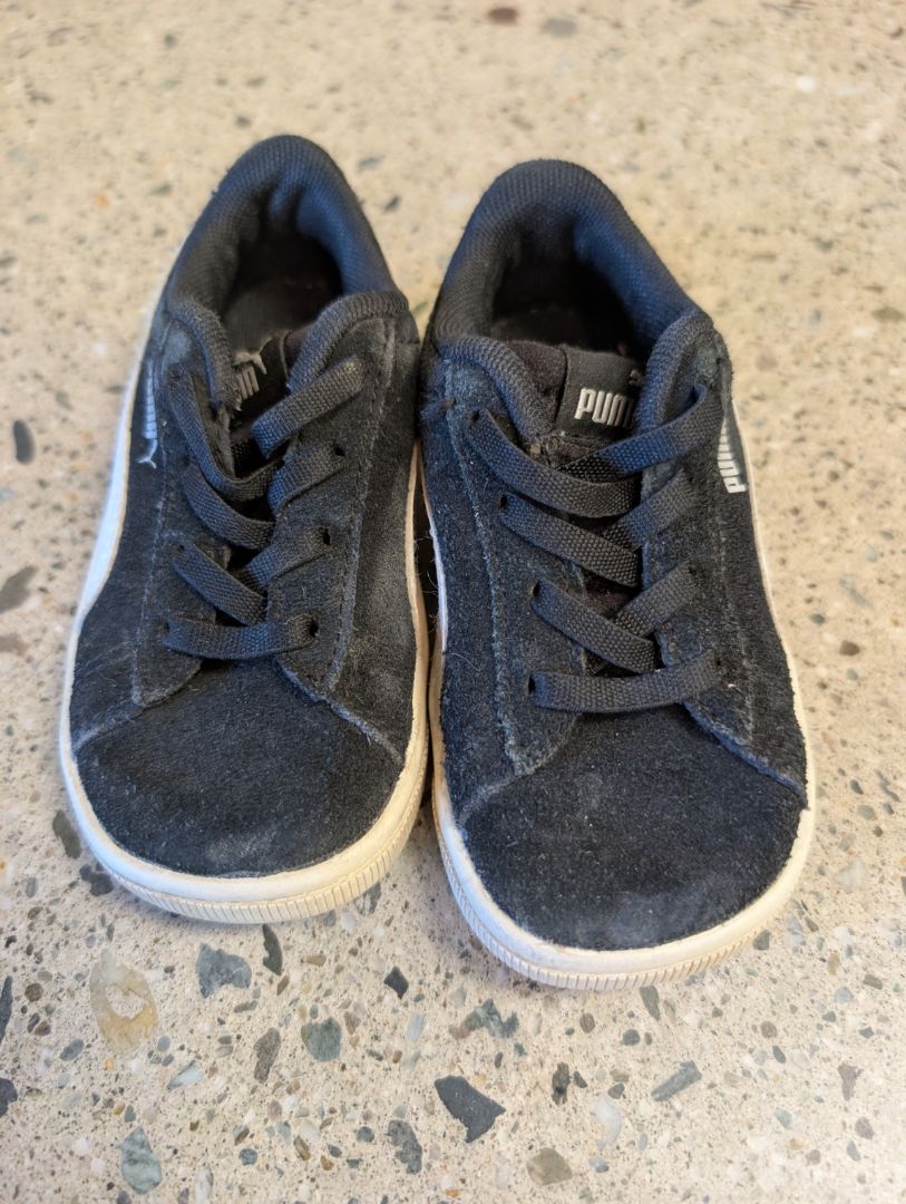 Black Puma Suede sneakers, EU 23