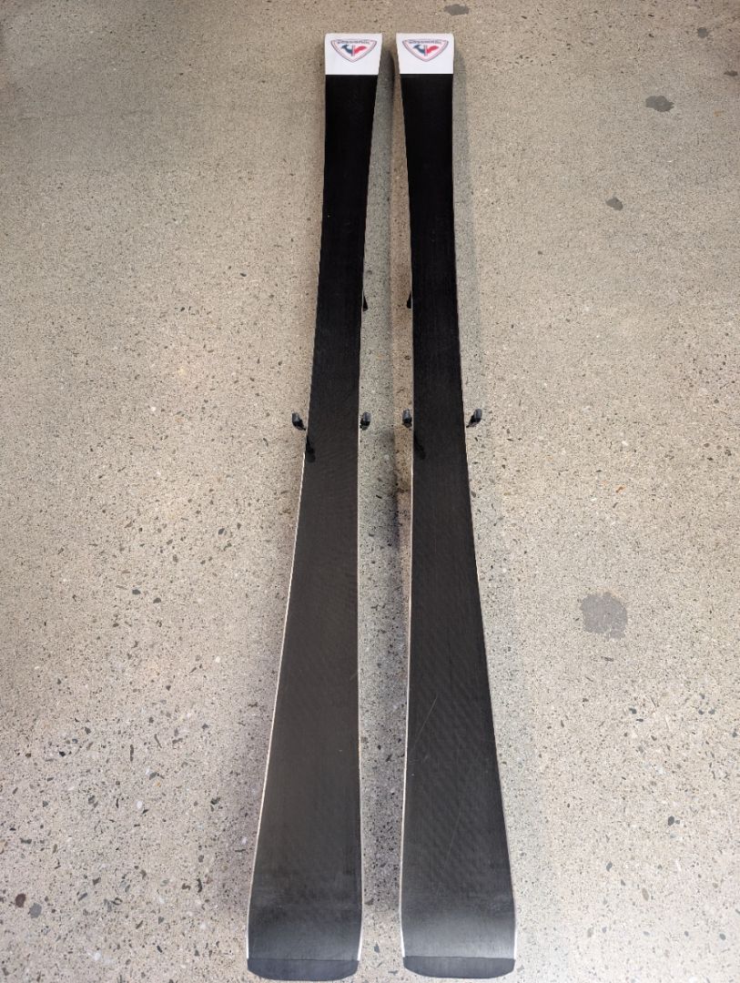 Black/Red Rossignol Forza 60° V-Titanal, 179 cm