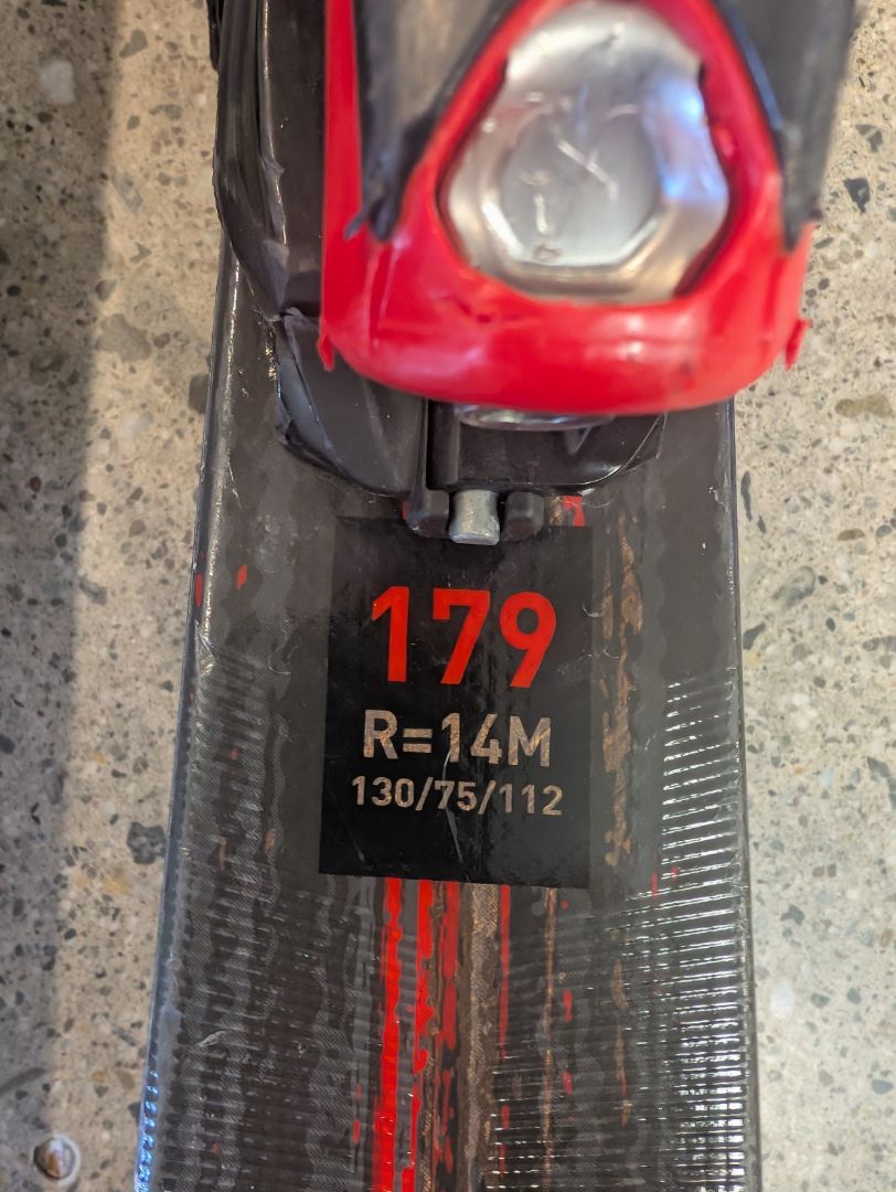 Black/Red Rossignol Forza 60° V-Titanal, 179 cm