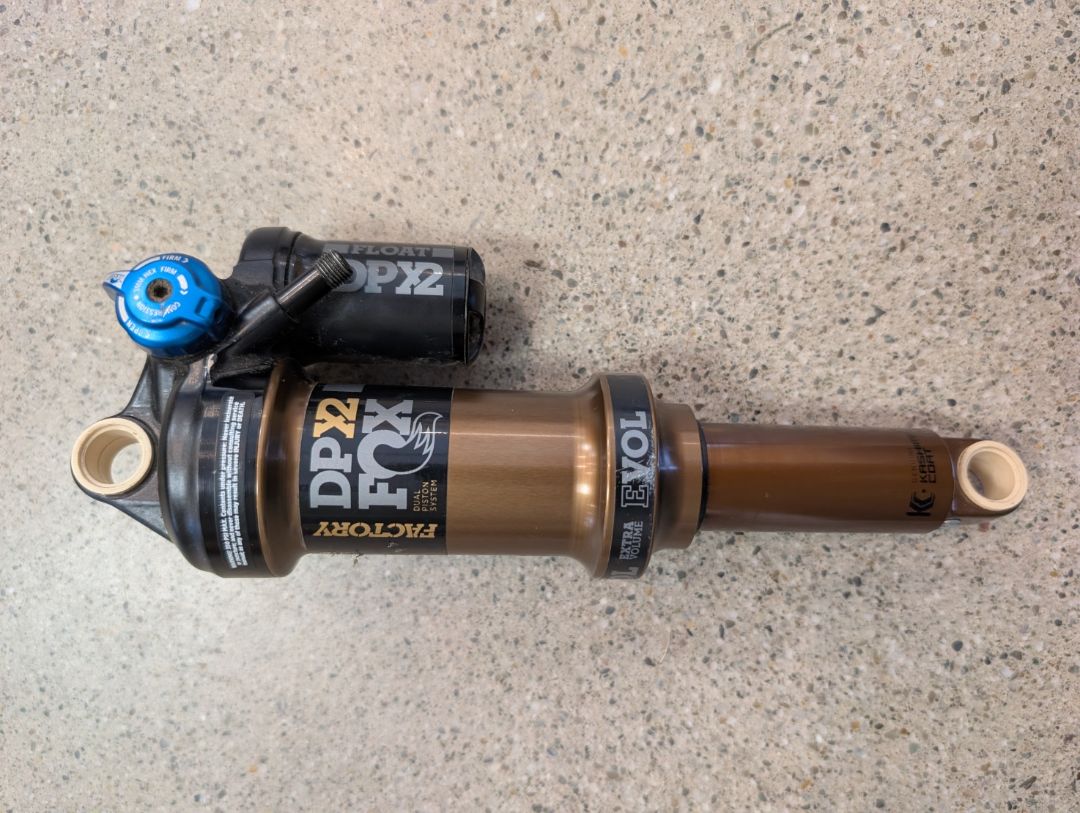 Gold Fox Float DPX2 Factory, 230x65mm