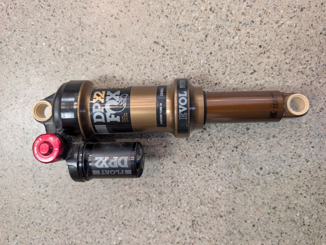 Gold Fox Float DPX2 Factory, 230x65mm