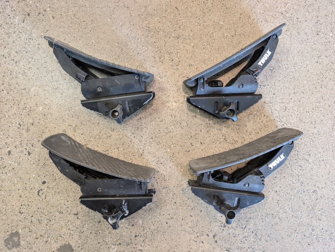 Black Thule DockGrip 895