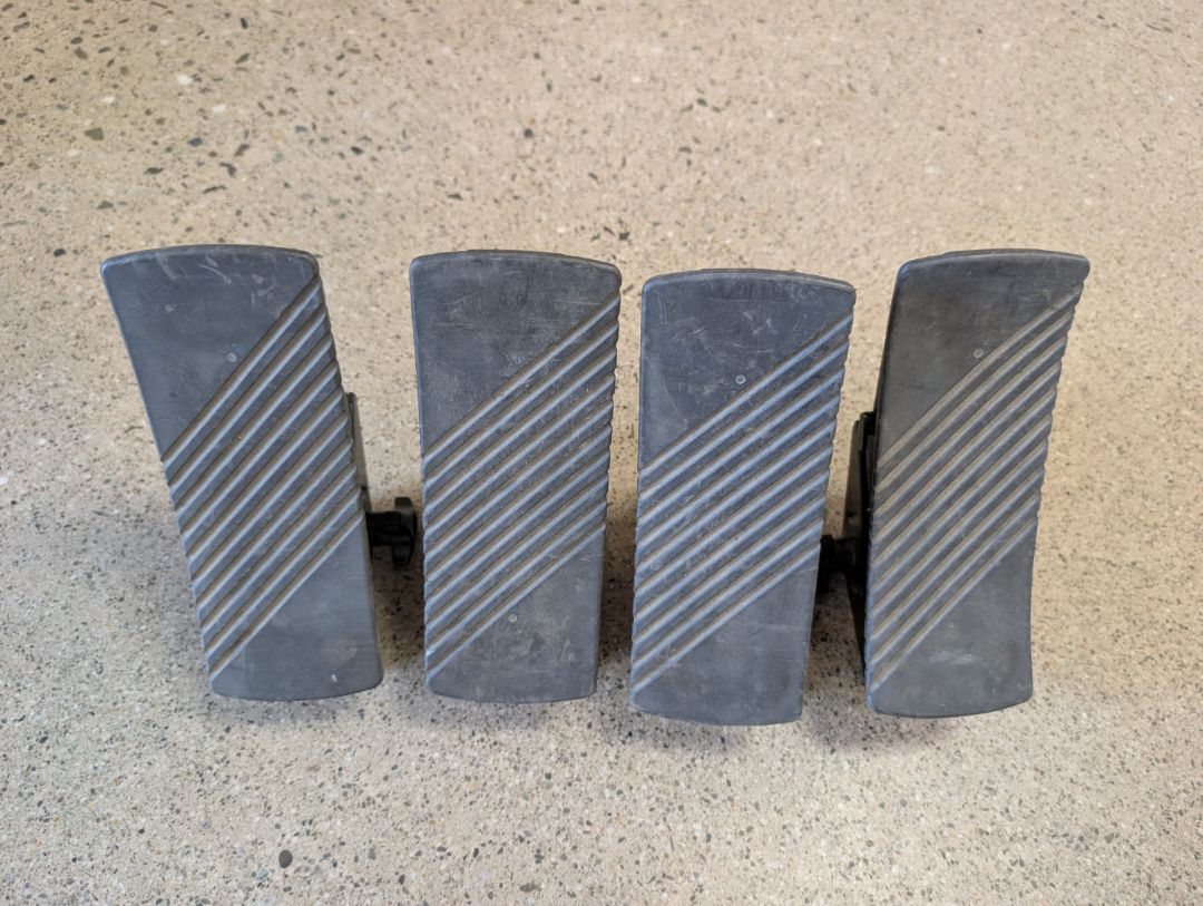 Black Thule Kayak Cradle Mounts, Set of 4