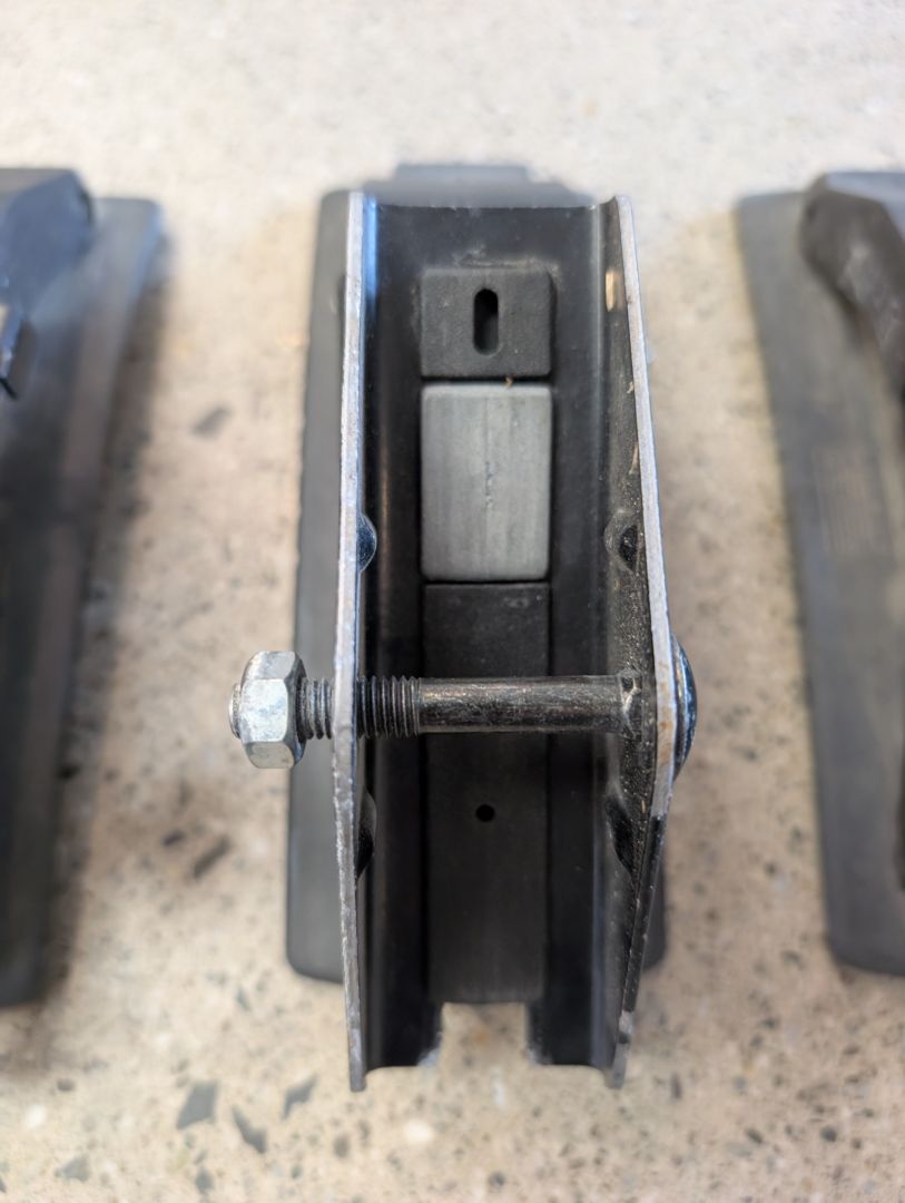 Black Thule Kayak Cradle Mounts, Set of 4