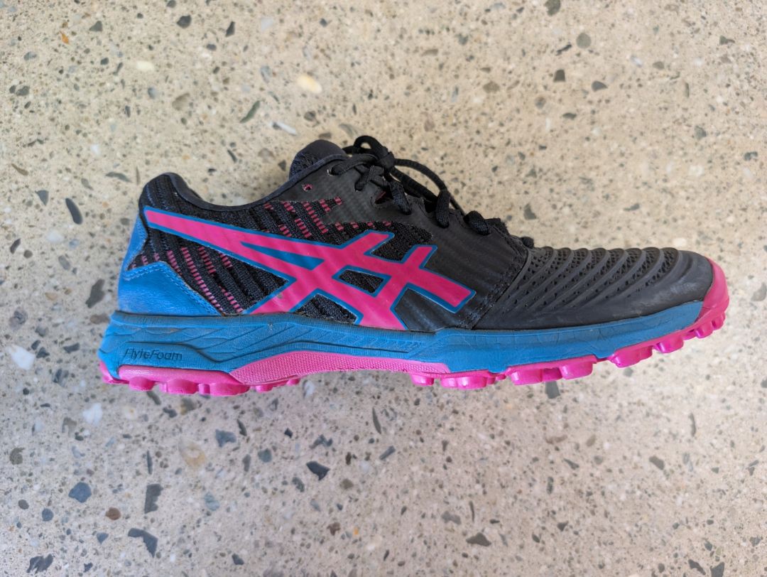 Black/Blue/Pink ASICS Field Ultimate, EU 40 / US 8.5