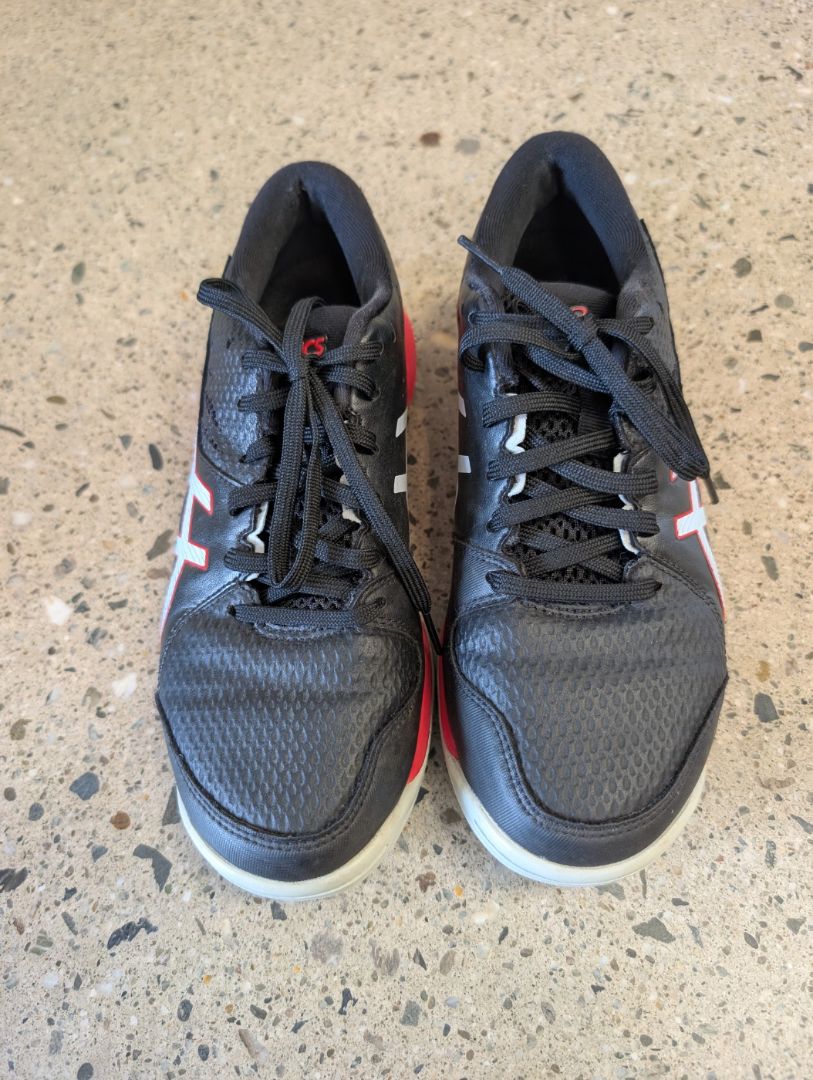 Black/Red/White ASICS Gel-Peake 2, EU 38 / US 7