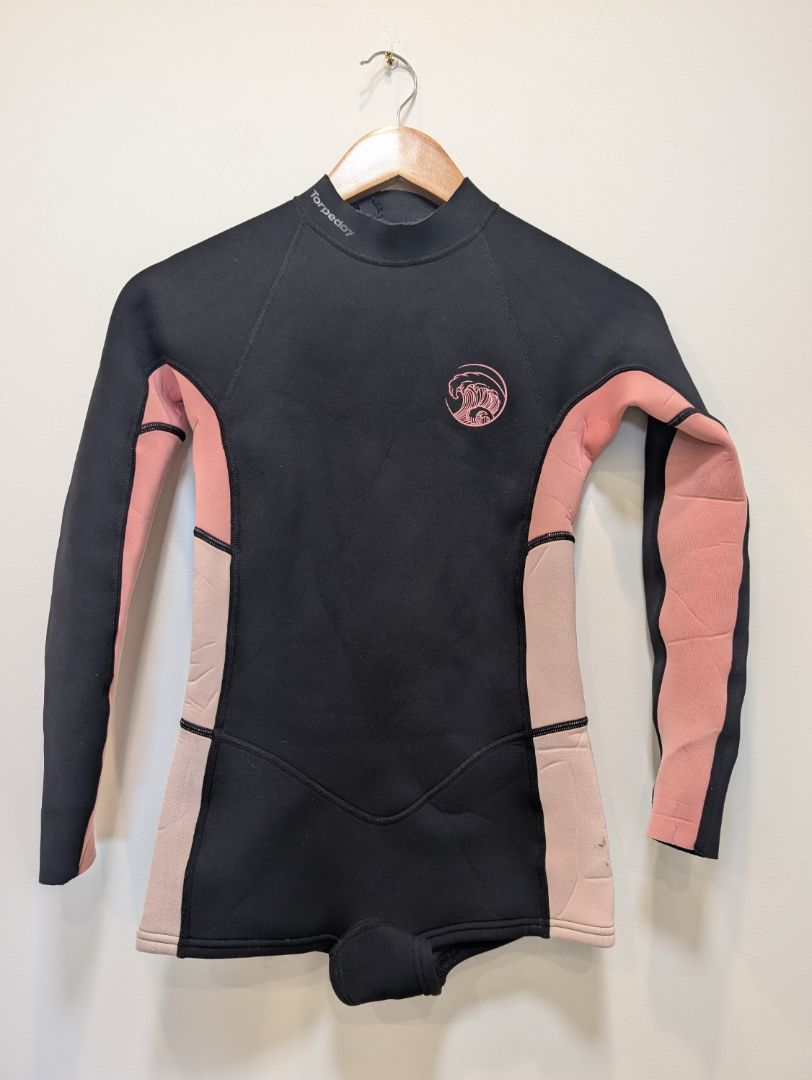 Black/Blush Pink Torpedo7 Long-sleeve Spring Wetsuit, Youth 12-14