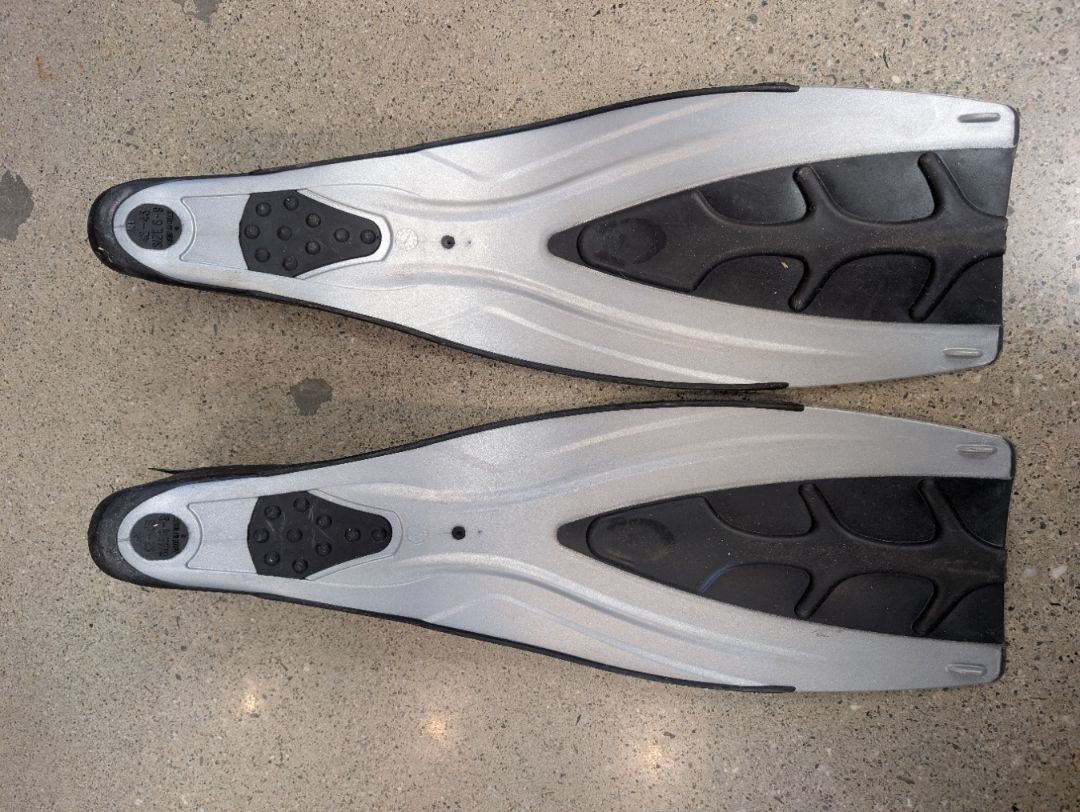 Silver TUSA Reef Tourer Full-Foot Fins, EU 42–43