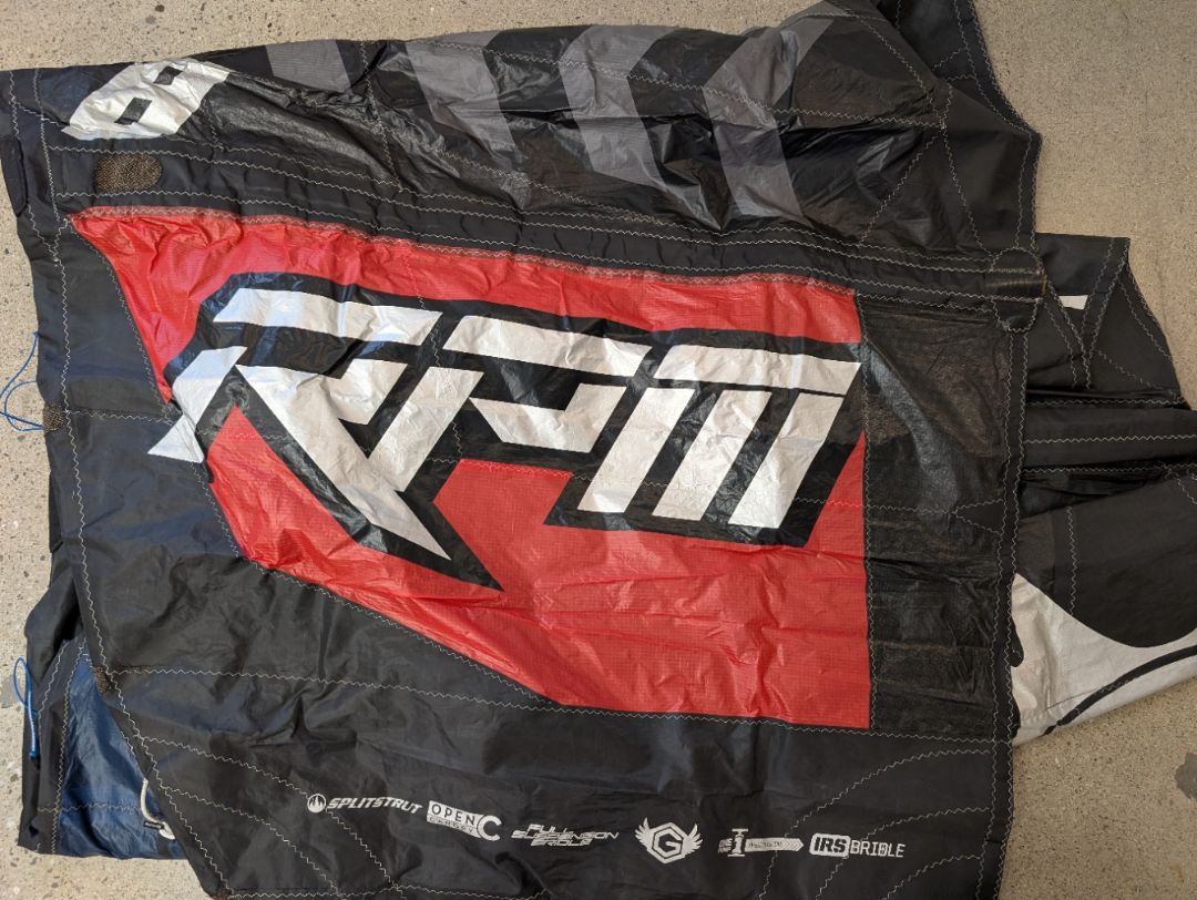 Red/Black Slingshot RPM 8m Kite + Bar, 8m