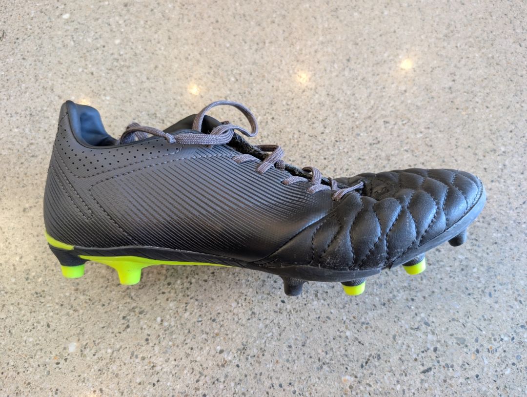 Black/Lime Kipsta Agility 700 Kids Football Boots, EU 37ish