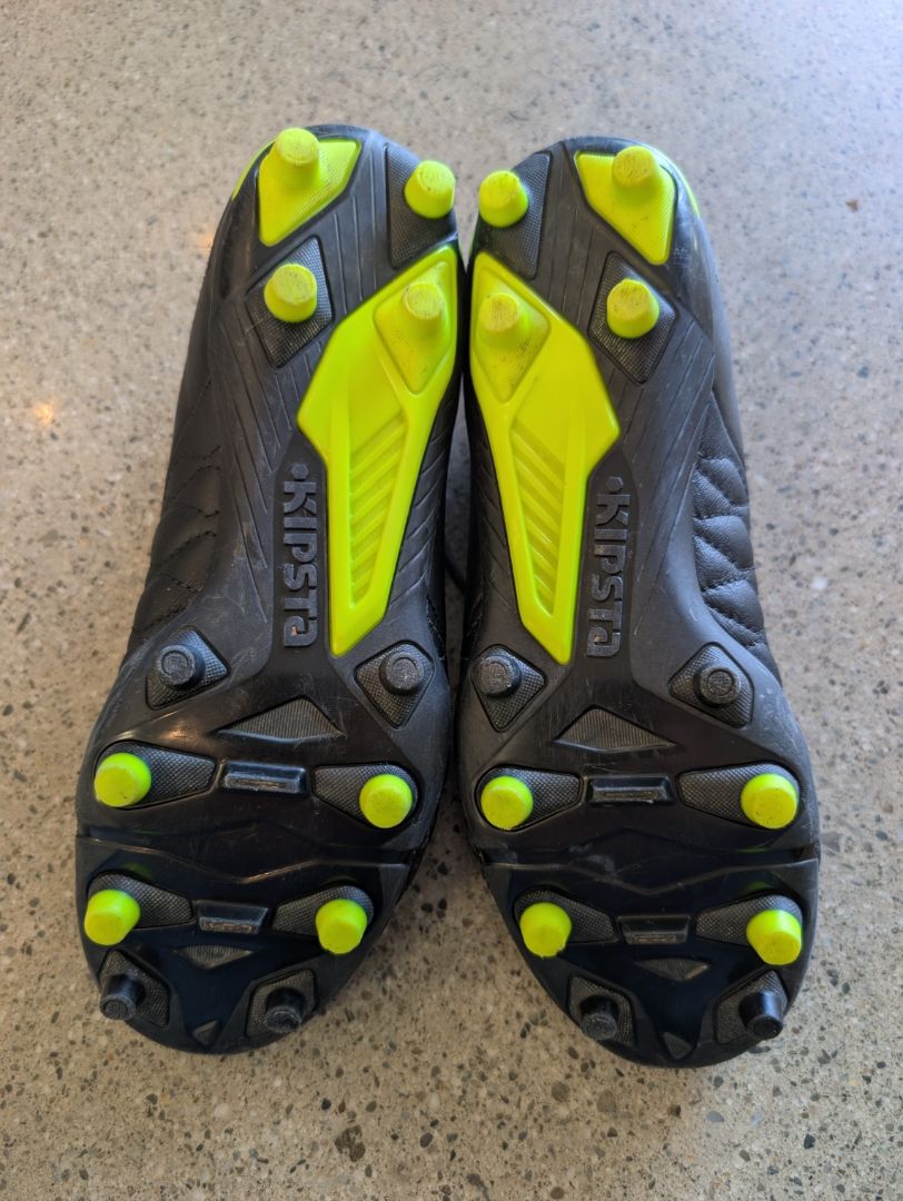 Black/Lime Kipsta Agility 700 Kids Football Boots, EU 37ish