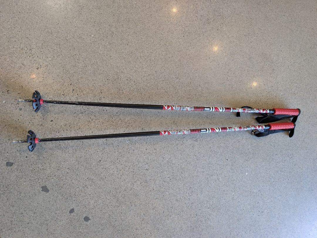 Black/Red LINE Dart, 120 cm
