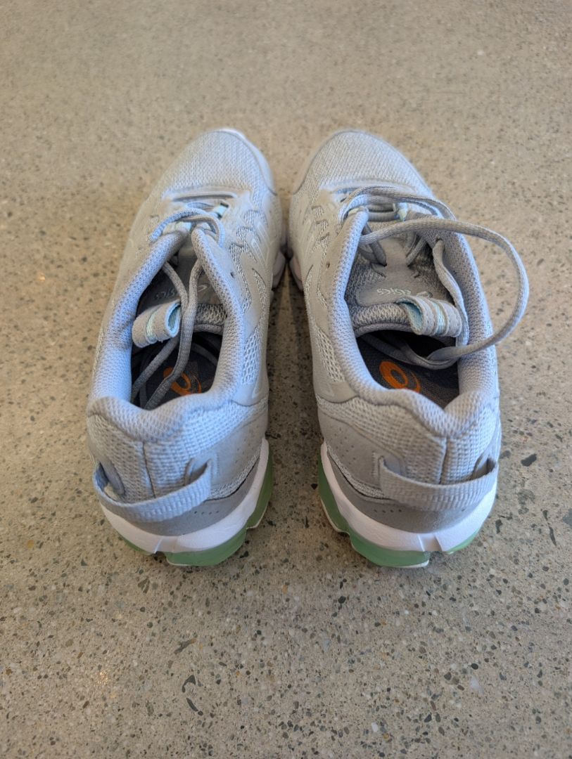 Grey ASICS GEL-Quantum 90, US 7