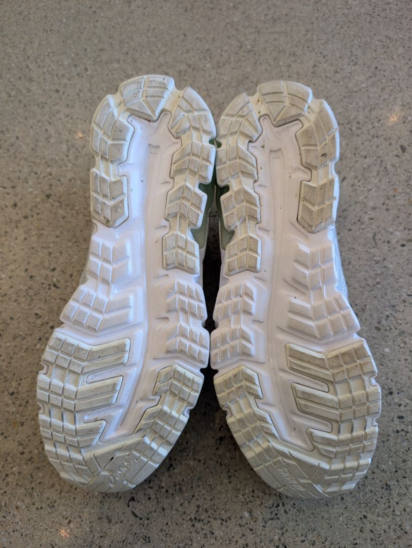 Grey ASICS GEL-Quantum 90, US 7