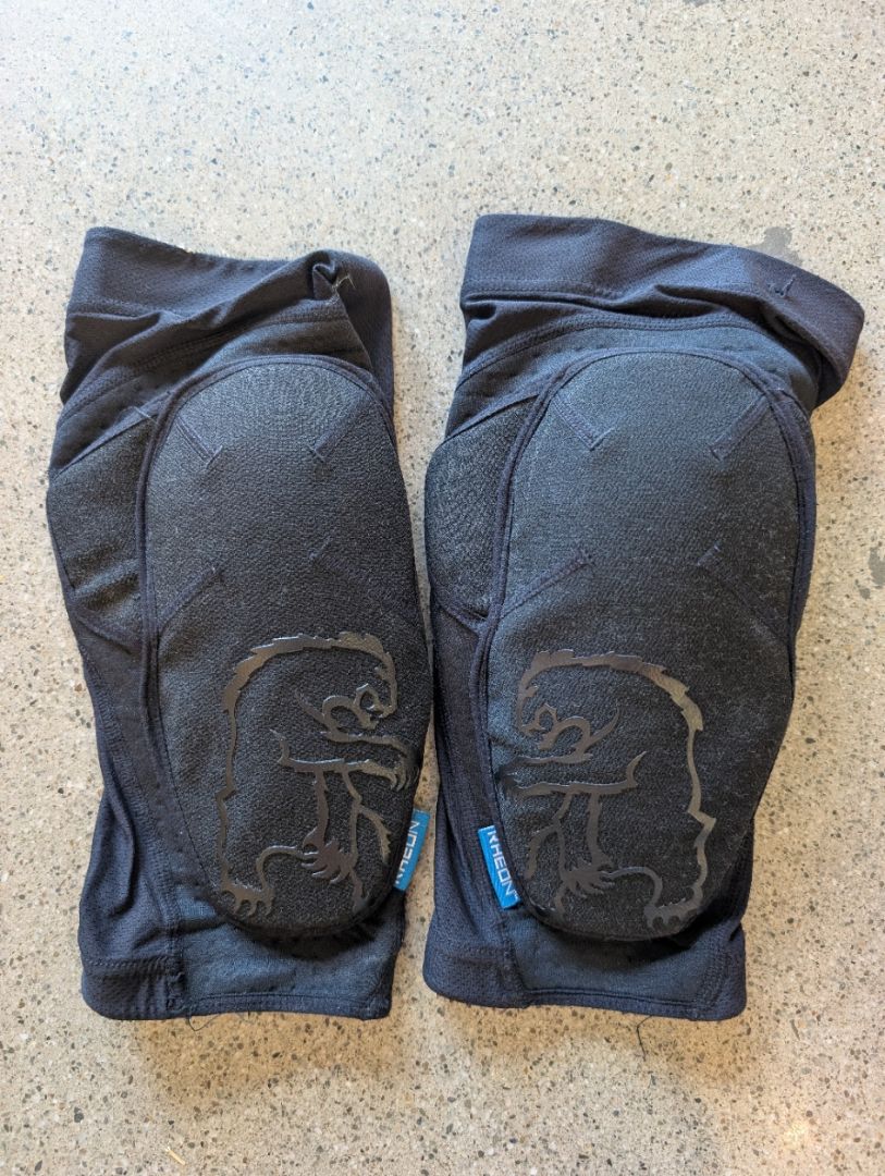 Black Chromag Rift Knee Pads, M