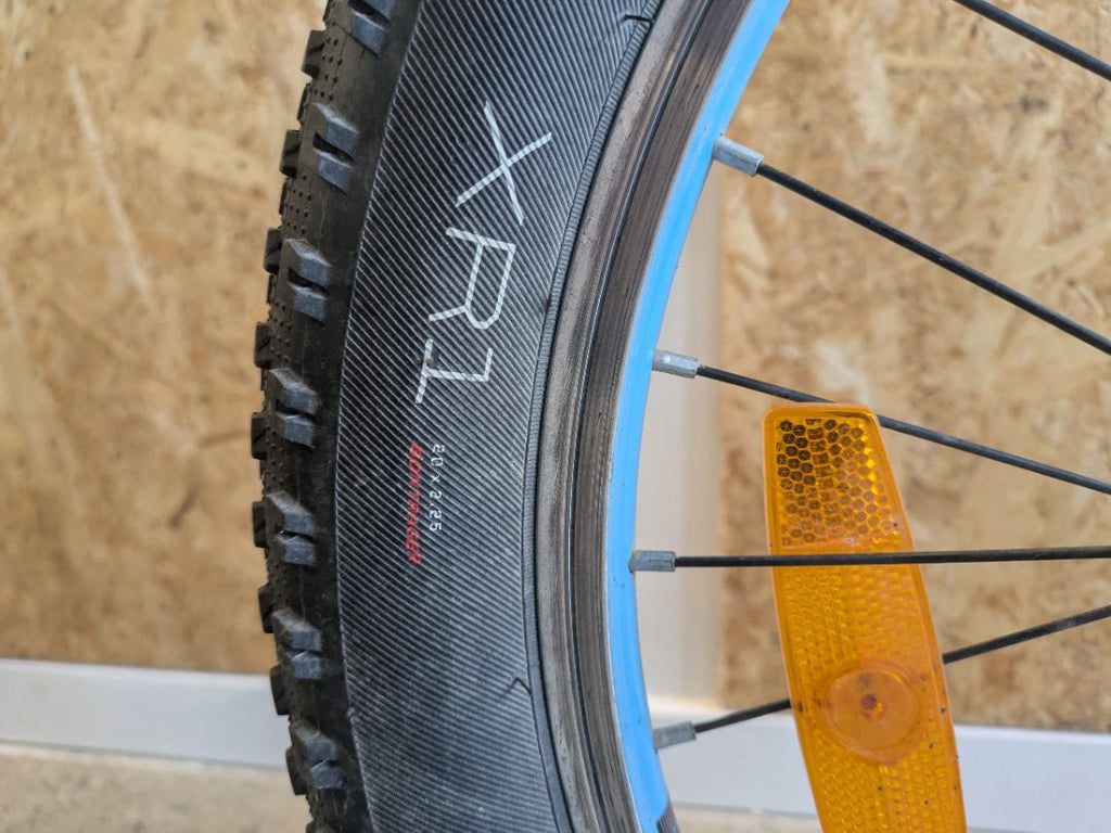 White Trek Precaliber 20, 20"