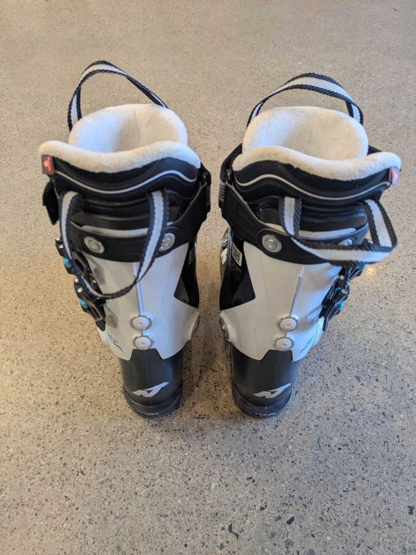 Black Nordica Promachine 85 W, 23-23.5