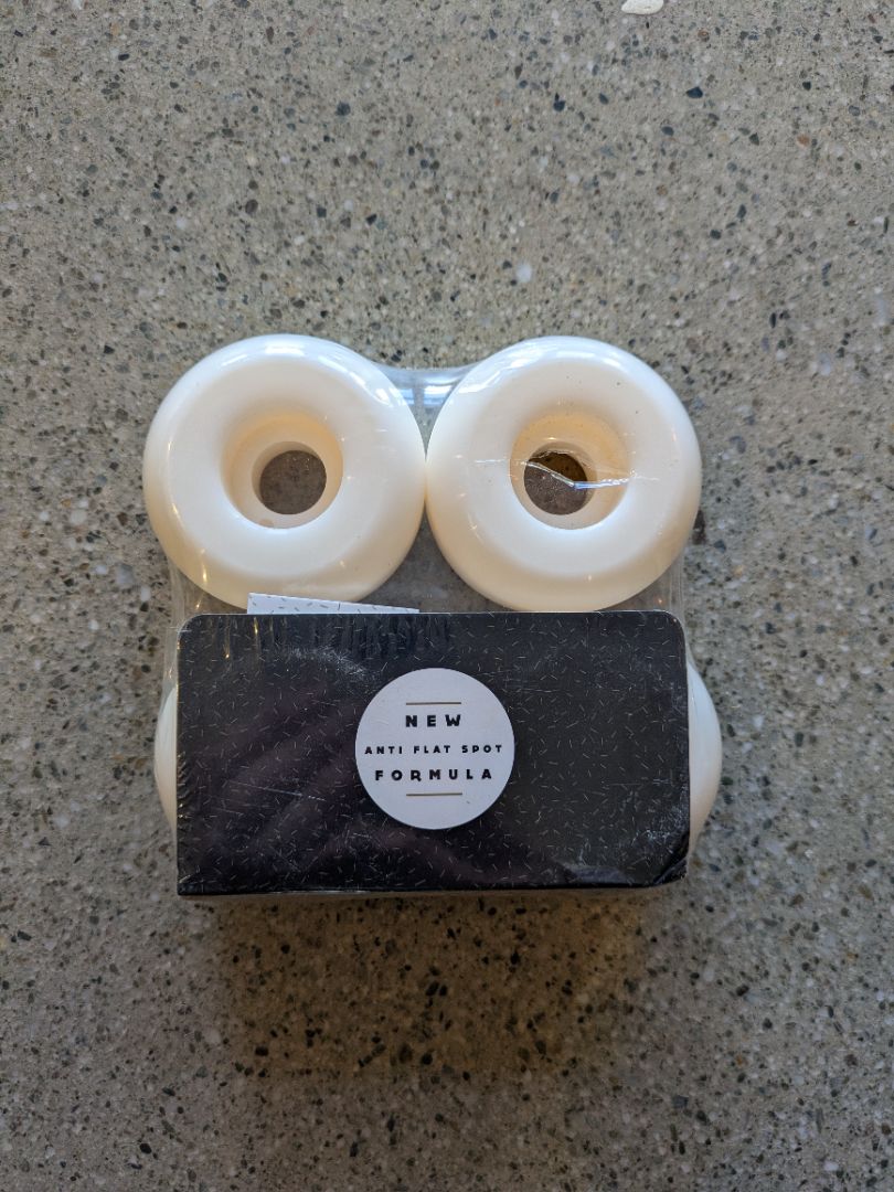 White Nomad Skateboard Wheels, Unknown