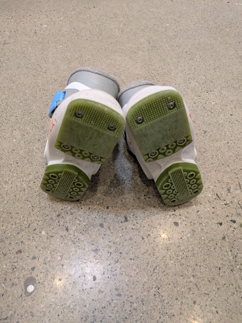White Roxy Kids Ski Boots, 16.5