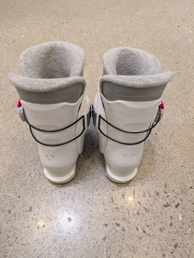 White Rossignol R18, 22.5