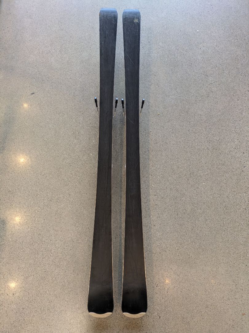 White Rossignol Attraxion, 154 cm