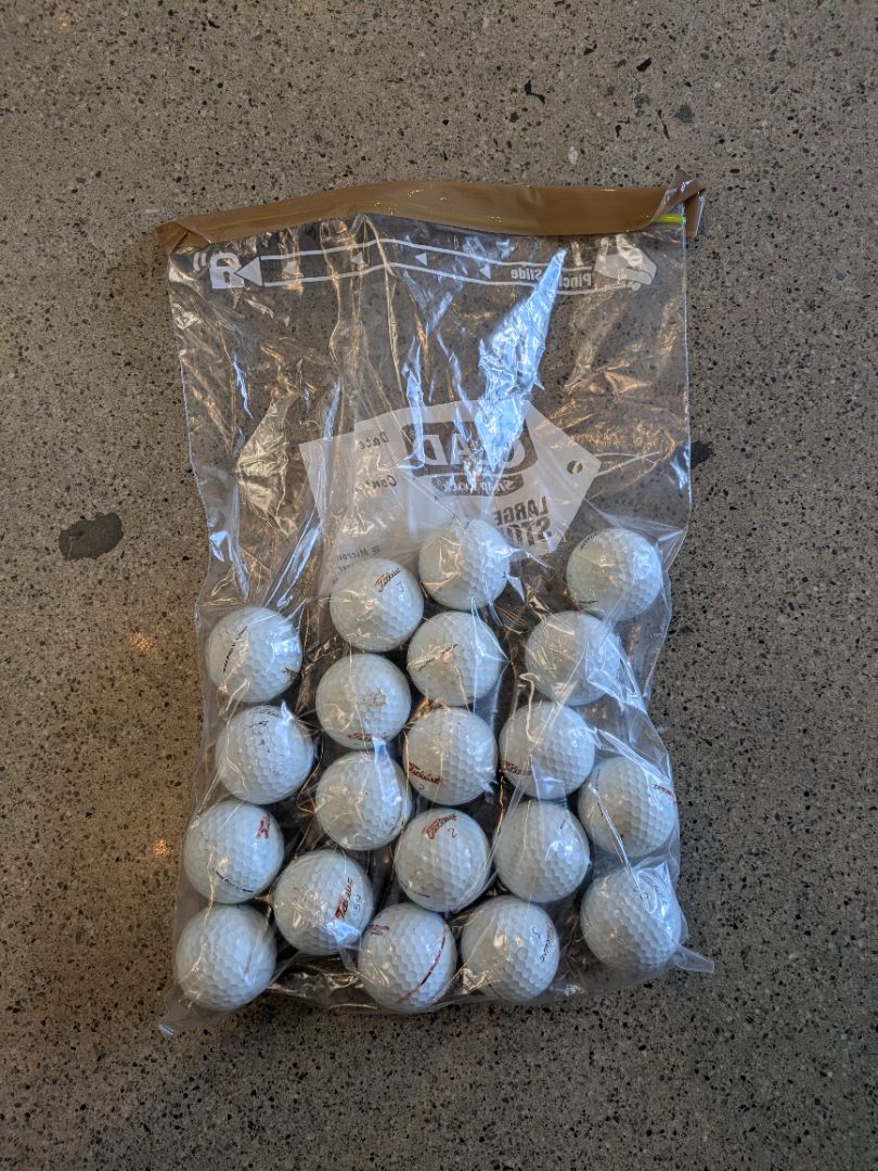 White Titleist Pro V1 / Pro V1x