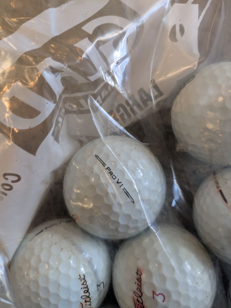 White Titleist Pro V1 / Pro V1x