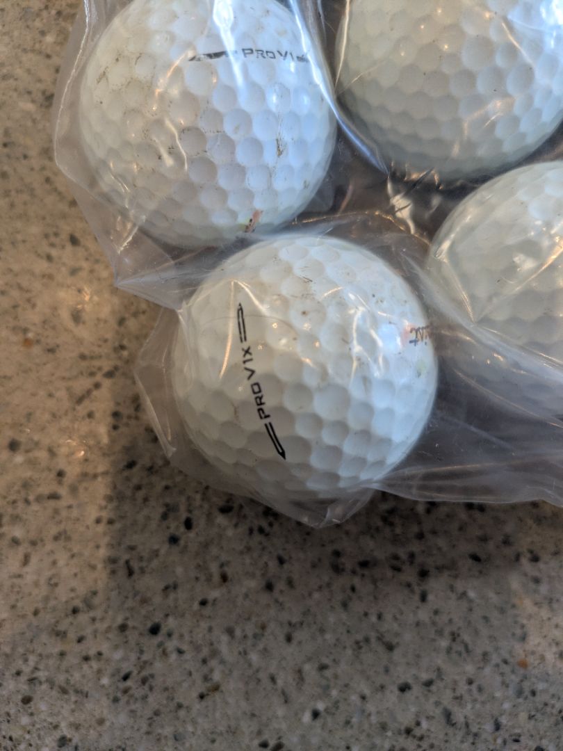 White Titleist Pro V1 / Pro V1x