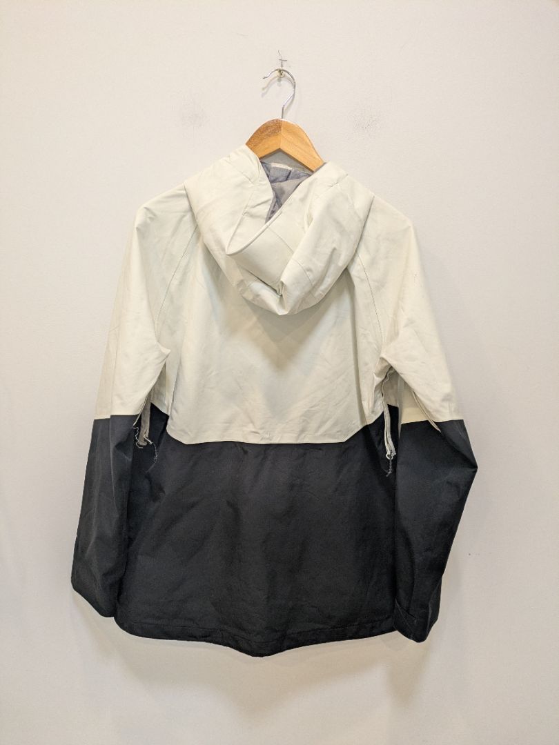 White Volcom Gore-Tex snow jacket, L