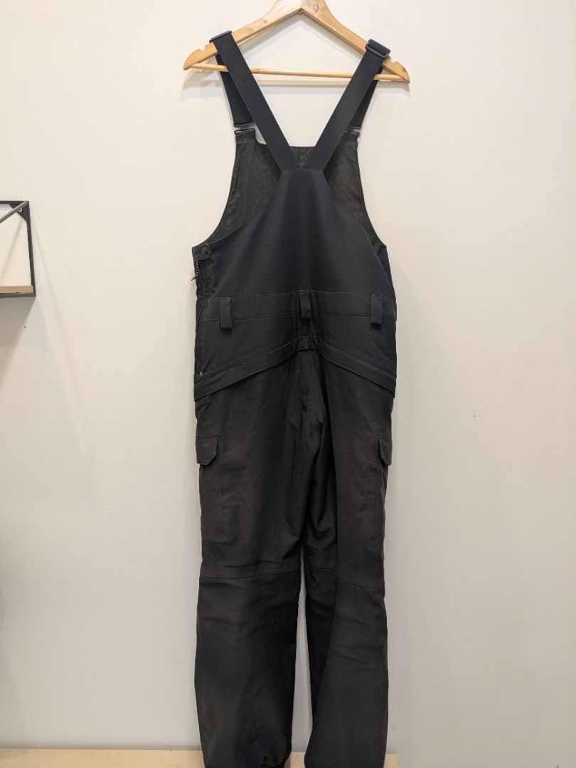 Black Volcom Snow bib overalls, S