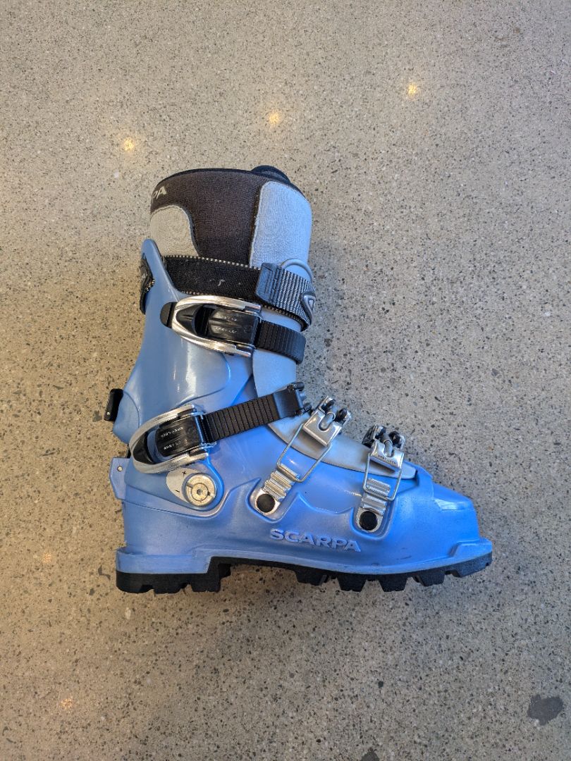 Blue Scarpa Denali XT, 25.5-26