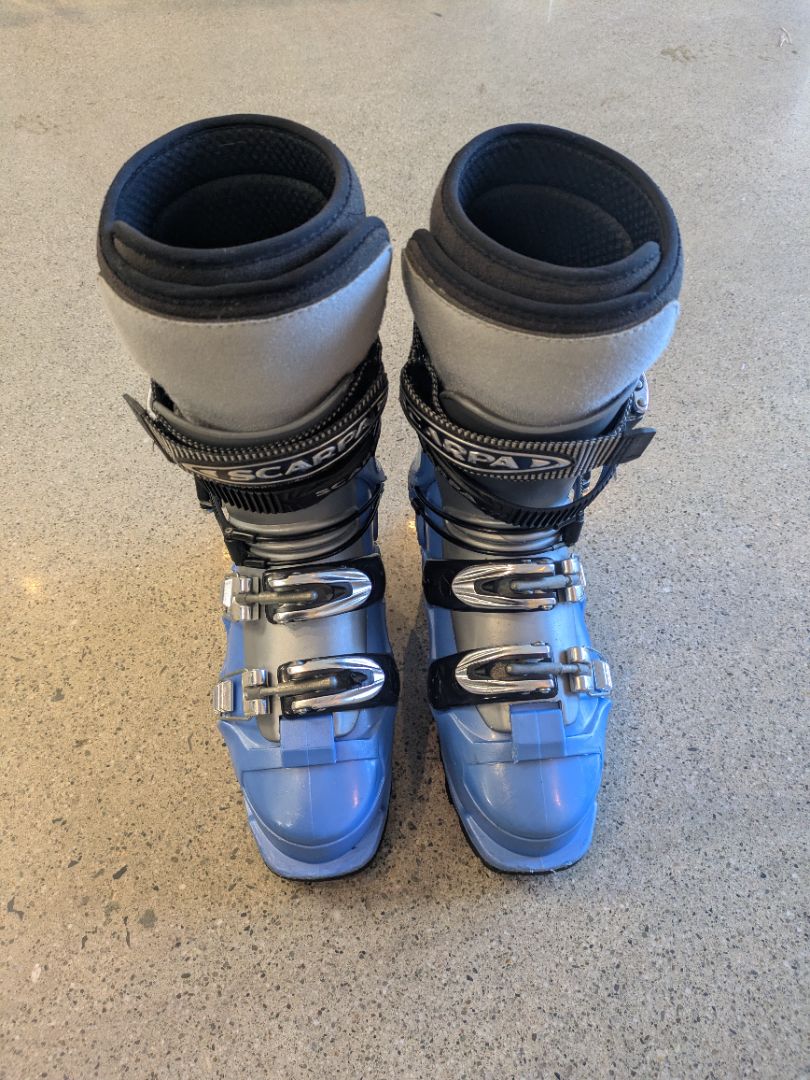 Blue Scarpa Denali XT, 25.5-26